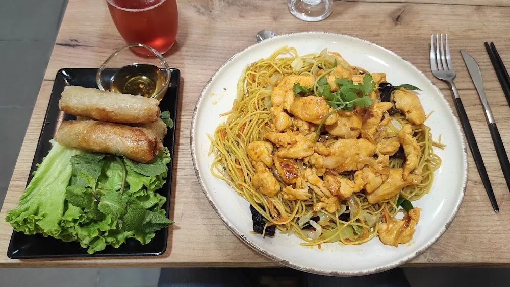 Nouilles Sautées Au Poulet